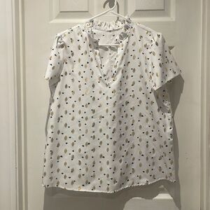 Shein white top with bursts of gold and black hearts SZ large.